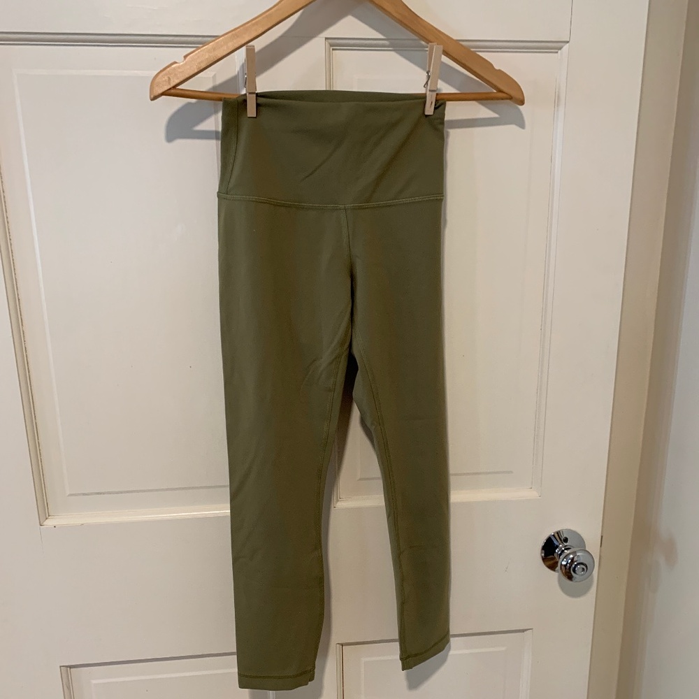 Women’s size 4, Lululemon olive green leggings